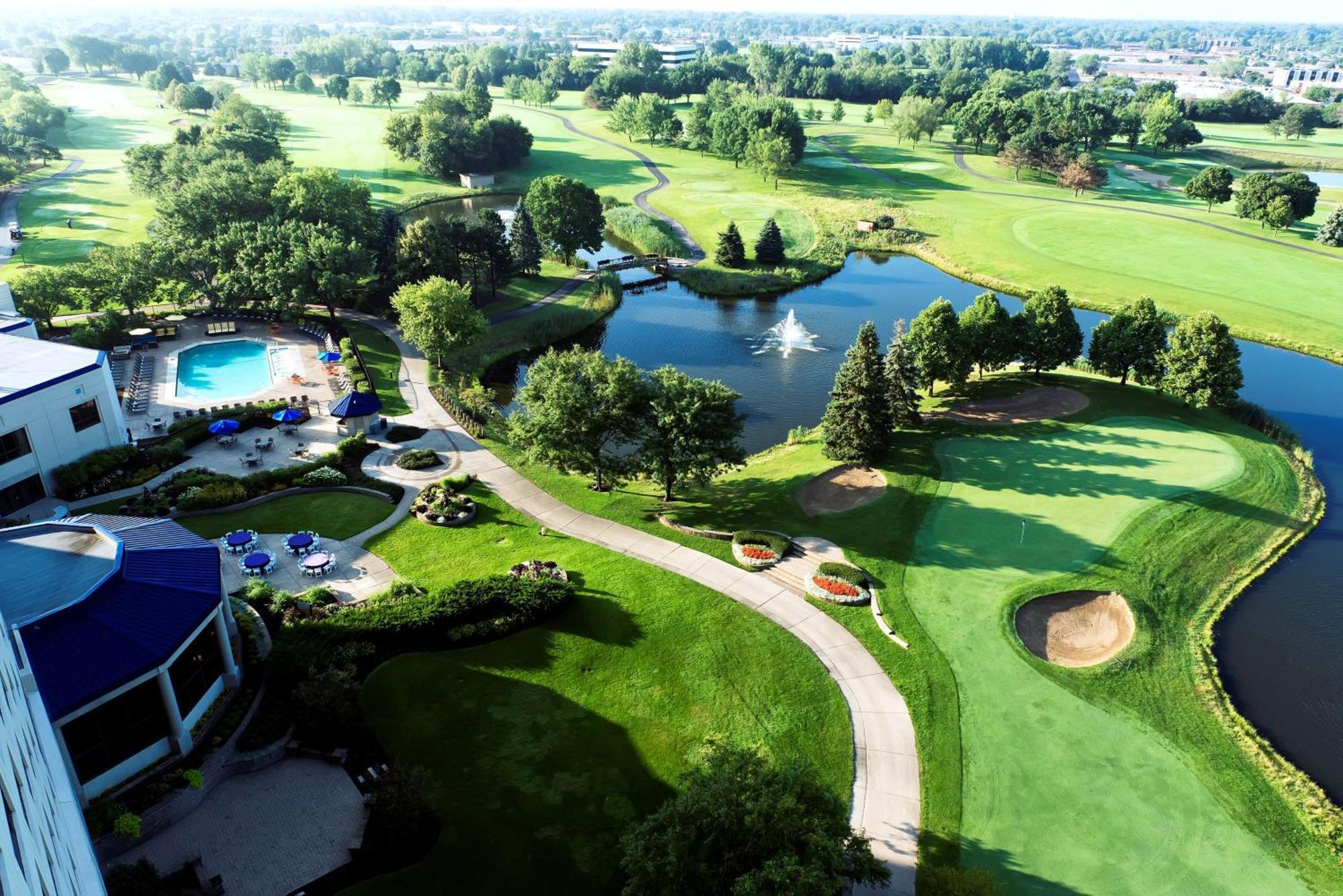 Hilton Chicago Oak Brook Hills Resort & Conference Center Exteriör bild